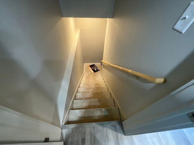 Building Photo - 2 bedroom 2 1/2 bath 2 car garage small dog friendly