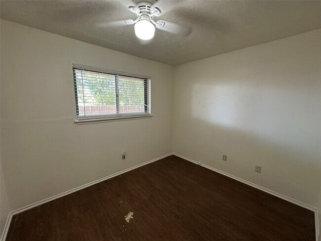 Building Photo - 917 Cherrywood Trail