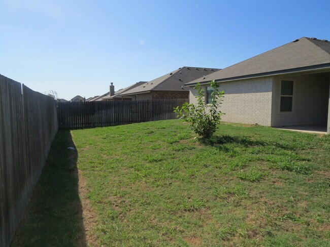 Building Photo - 904 Clanton Cove