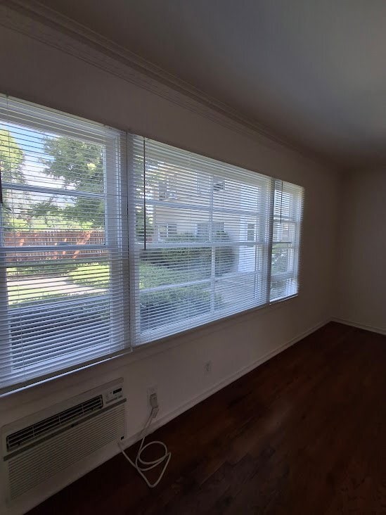 Building Photo - 724 S Old Ranch Rd