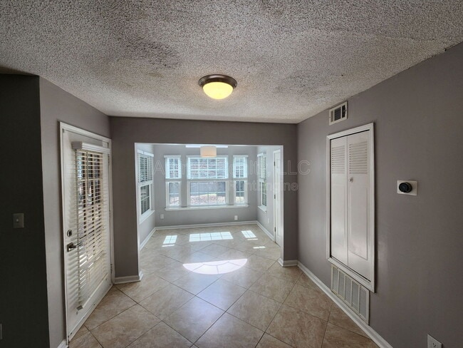 Building Photo - 311 Hawkstone Way