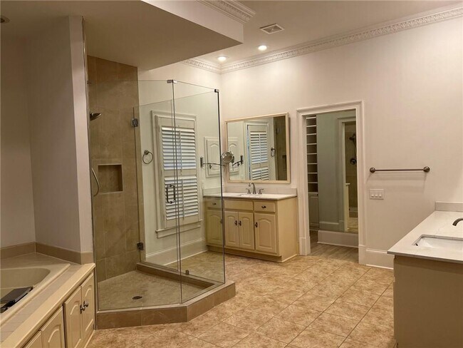 Building Photo - 4608 Chattahoochee Crossing SE