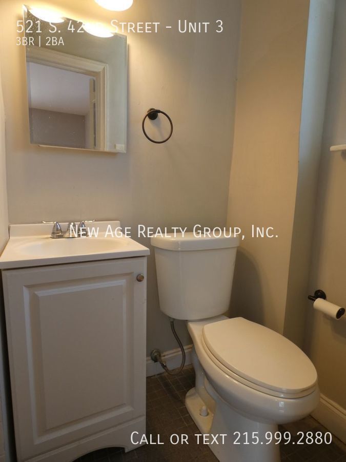 Building Photo - 521 S 42nd St