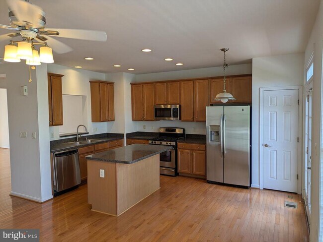 Building Photo - 5607 Faircloth Ct