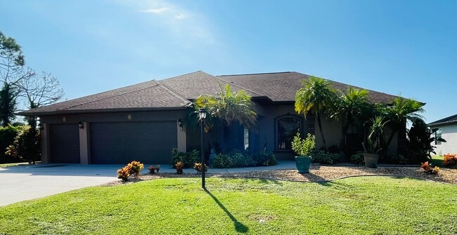 Primary Photo - **ROTONDA WEST, 3/2/2, POOL HOME**