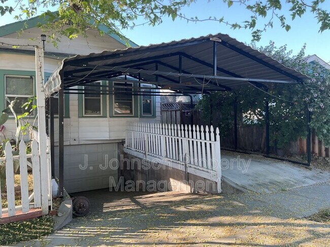 Building Photo - 1143 Wall St