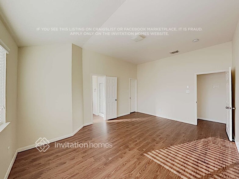 Building Photo - 6002 Deep S Dr