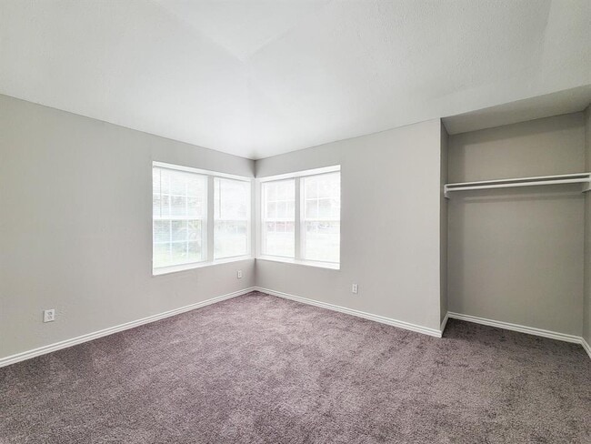 Building Photo - 15814 Murrelet Ct