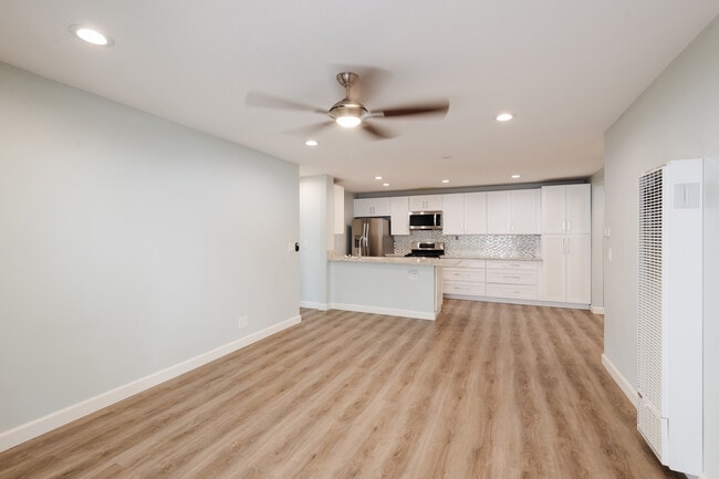 Building Photo - 4727 W 147th St