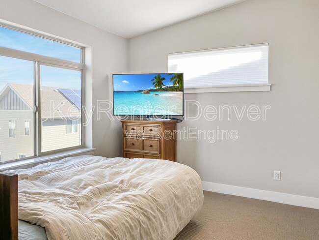 Building Photo - 5684 N Galena St