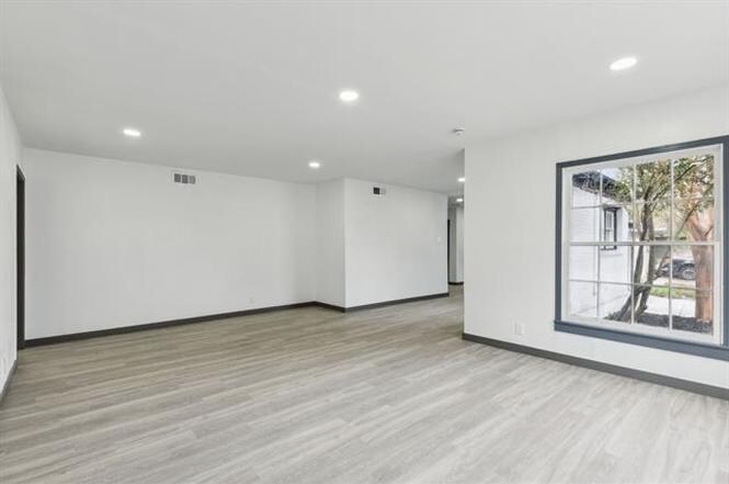 Building Photo - 3737 Bilglade Rd