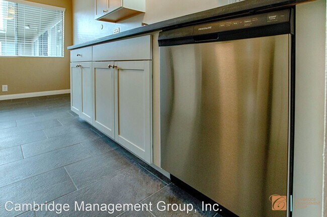 Building Photo - 3940 Oregon St