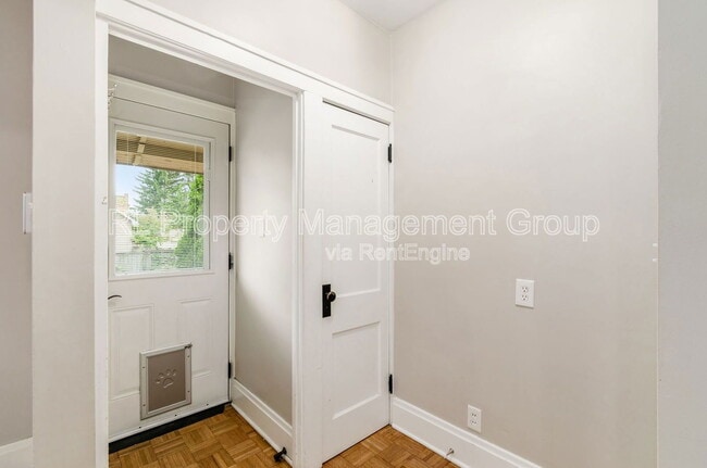 Building Photo - 338 Stewart Ave