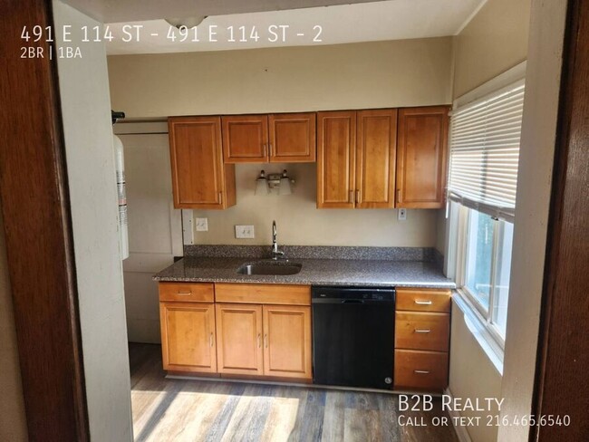 Building Photo - "Charming 2 Bed, 1 Bath Haven: Your Perfec...