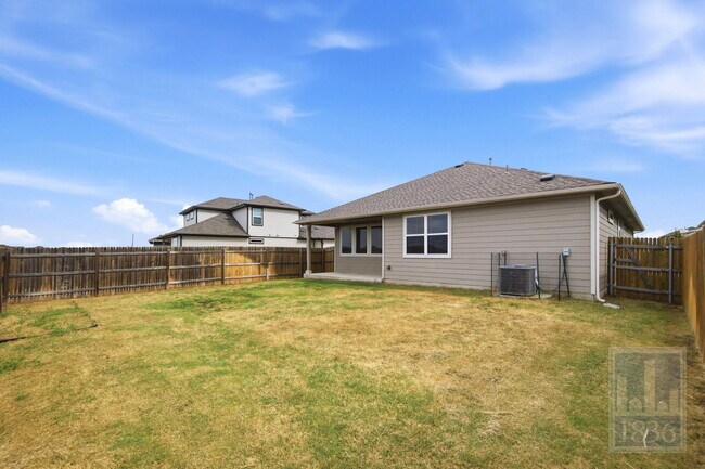 Building Photo - 216 Big Cypress Byu Rd