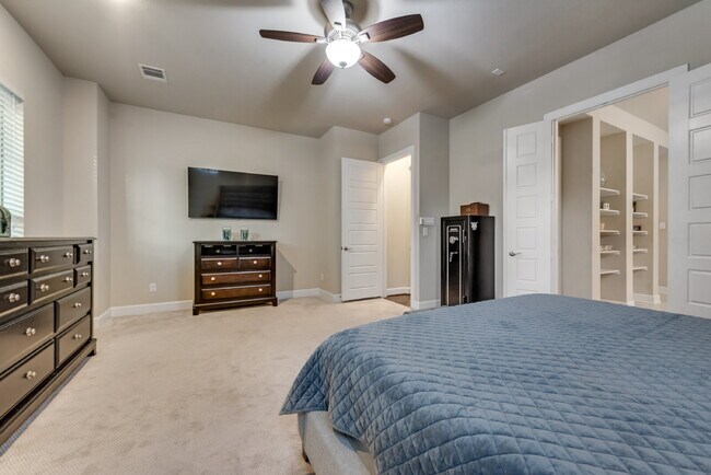 Building Photo - Welcome to your new 5 Bed-4 Bath home in t...