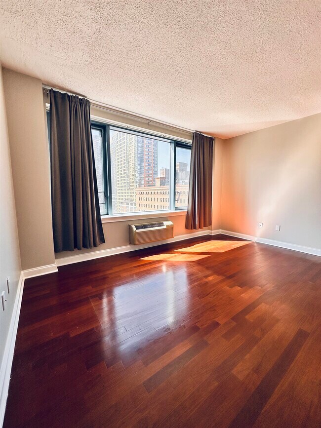 Building Photo - 311 Washington St