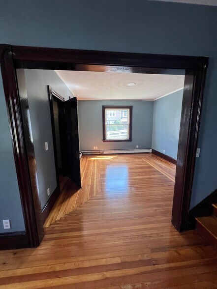 Building Photo - 8 Sayles Ave