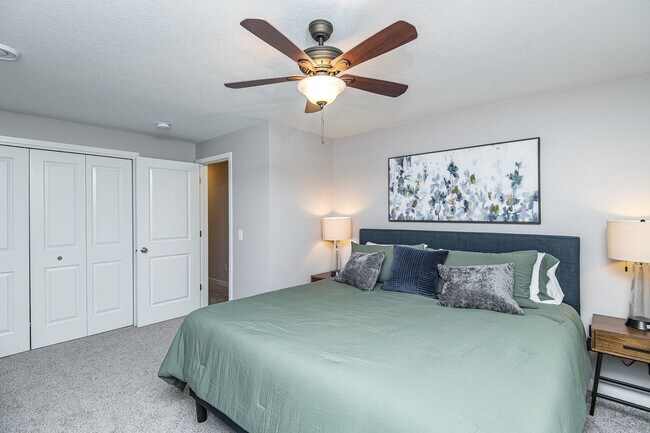 Building Photo - 3367 Ridgeline Dr SE