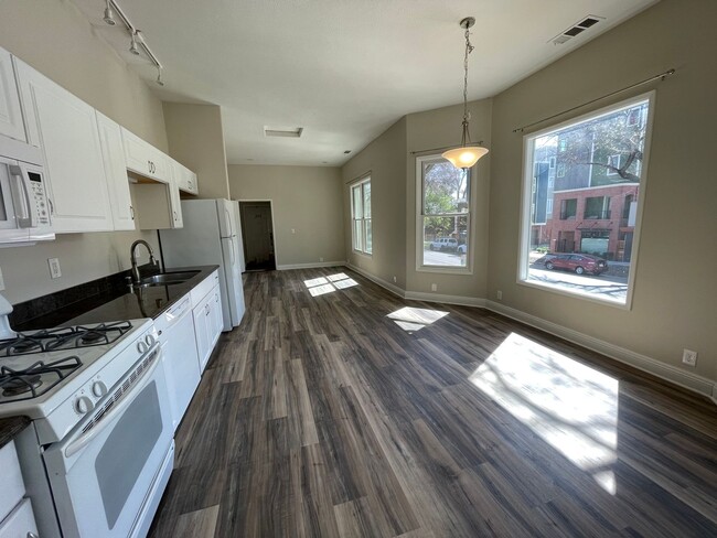 Building Photo - 1401 E Street