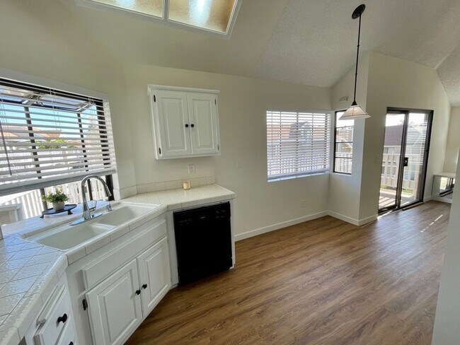 Building Photo - Welcome to Coastal Living at Its Finest!