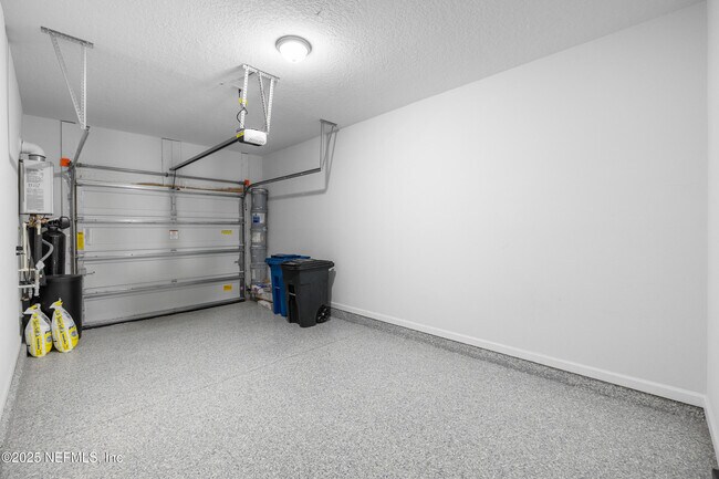 Building Photo - 243 Pine Bluff Dr