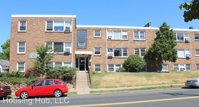 Building Photo - 701 3rd St E