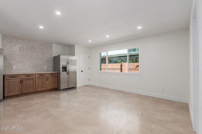 Building Photo - 1103 E Palmcroft Dr