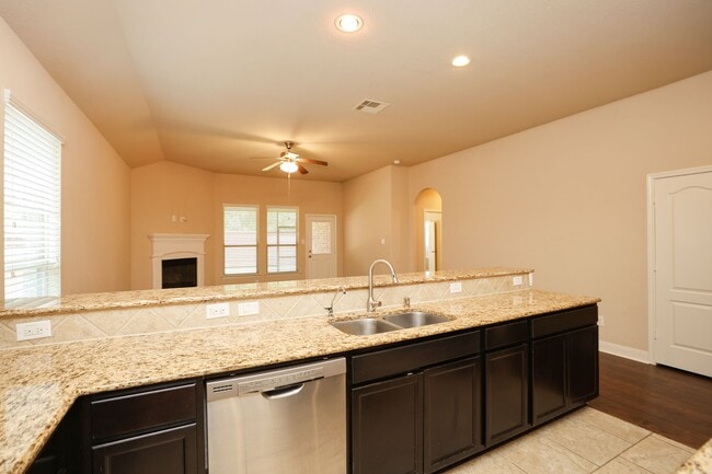 Building Photo - 147 West Wading Pond Circle