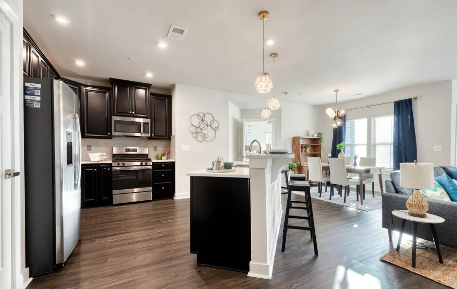 Building Photo - 10020 Ruffian Way