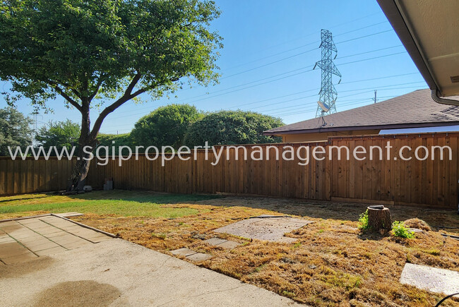Building Photo - Great 4 bedroom Richardson home