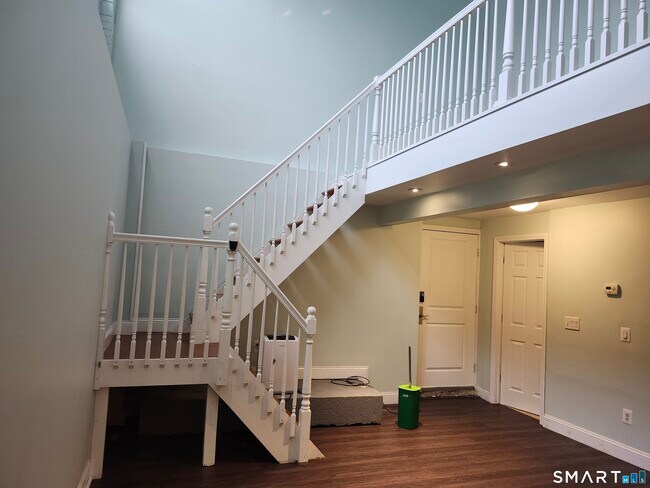 Building Photo - 488 Chapel St