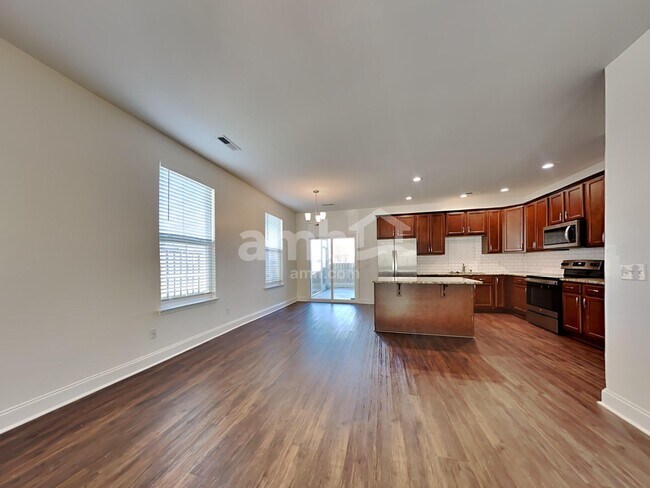 Building Photo - 310 Sanctuary Park Dr