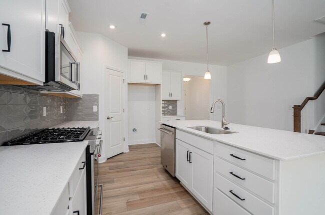 Building Photo - 19225 Yellow Birch Dr