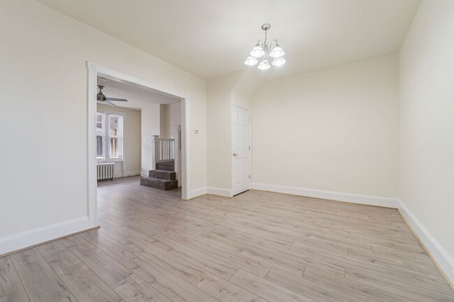 Building Photo - 4843 N Lawrence St