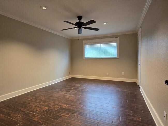 Building Photo - 11550 Chimney Rock Rd