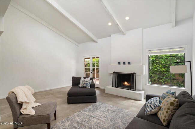 Building Photo - 7245 E Buena Terra Way