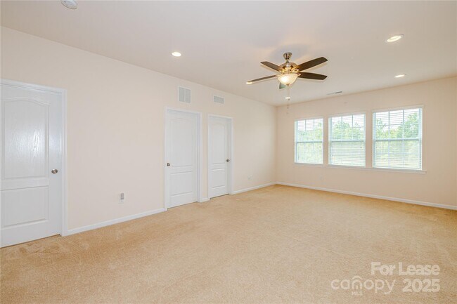 Building Photo - 2624 Snap Dragon Dr