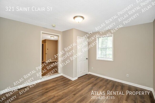 Building Photo - 321 St Clair St