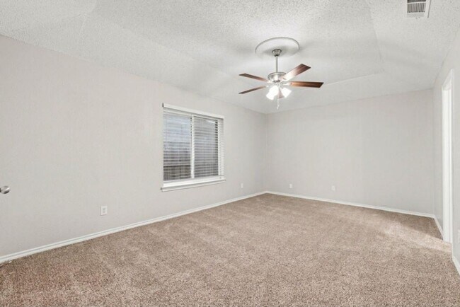 Building Photo - 4900 Ridgeline Dr