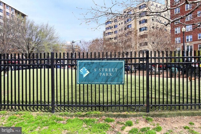 Building Photo - 1701 16th St NW