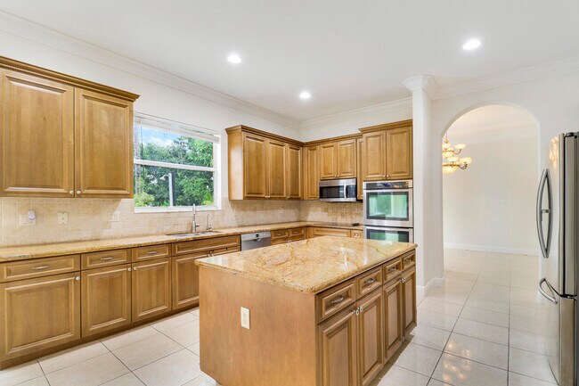 Building Photo - 5029 Forest Dale Dr