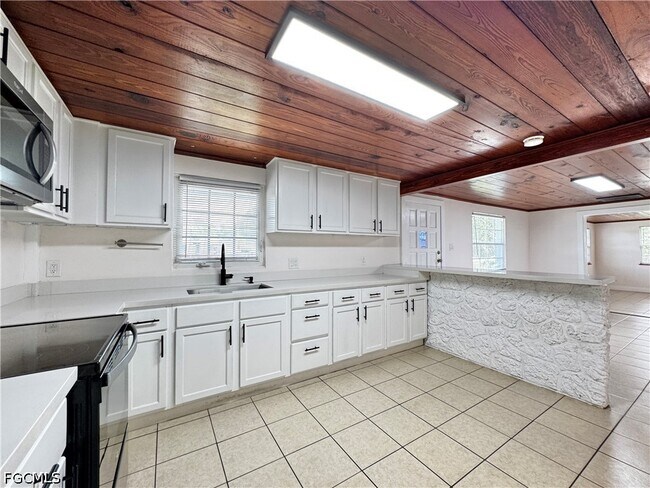 Building Photo - 1275 Gramac Dr