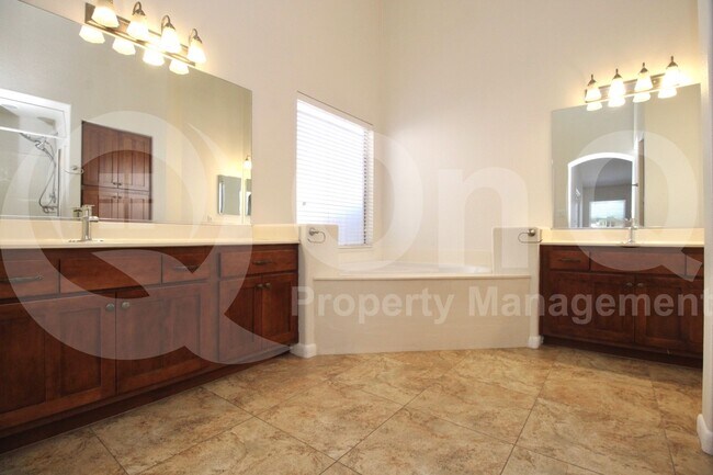 Building Photo - 254 E Nunneley Rd