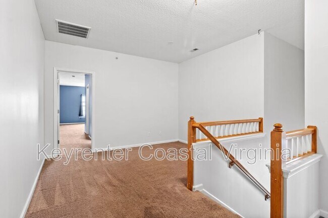 Building Photo - 1405 Broad Water Arch
