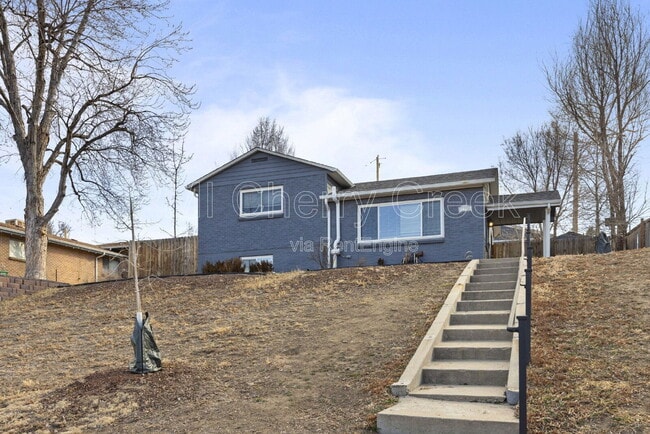 Building Photo - 1010 Newton St