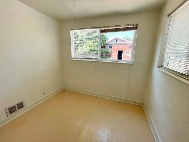 Building Photo - 3853 Julian St