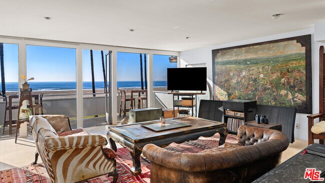 Building Photo - 0 Ocean Front Walk
