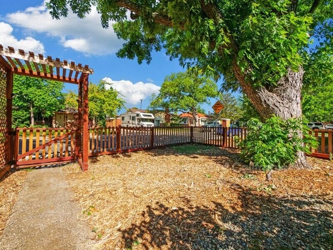 Building Photo - 4741 60th St