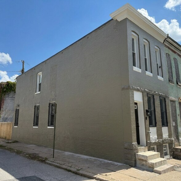 Building Photo - 2009 N Smallwood St